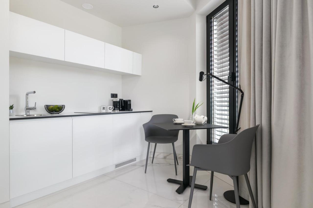 Centro Design Apartments - Polwiejska Poznań Exteriör bild